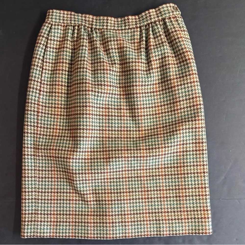 Vtg. 70s Pendleton 100% Virgin Wool multi colored plaid midi skirt.Size 12